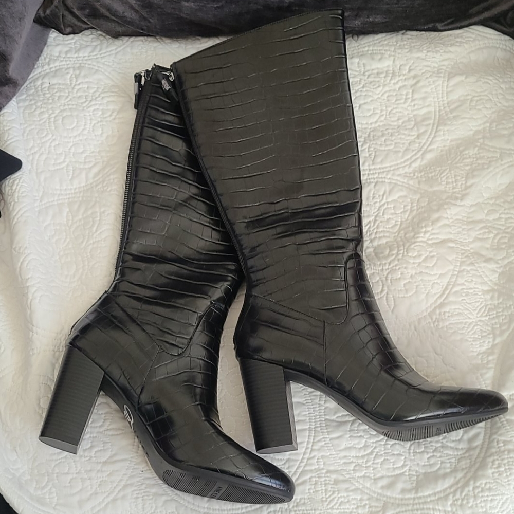 Anne Klein Black Natsya Croc Print Zip-Up Heel Boots Sz9